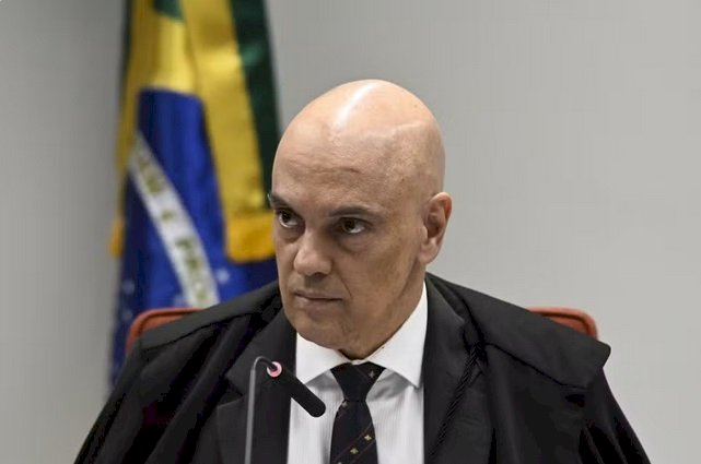 Ministro Alexandre de Moraes é acusado de direcionar investigações no TSE e STF