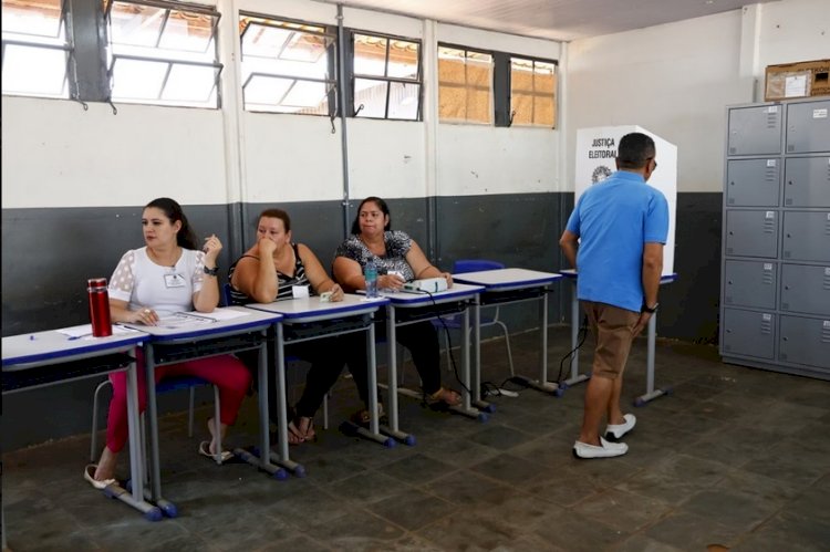 Cidade Ocidental: Eleitores Enfrentam Longas Filas e Problemas nas Urnas Durante a Votação